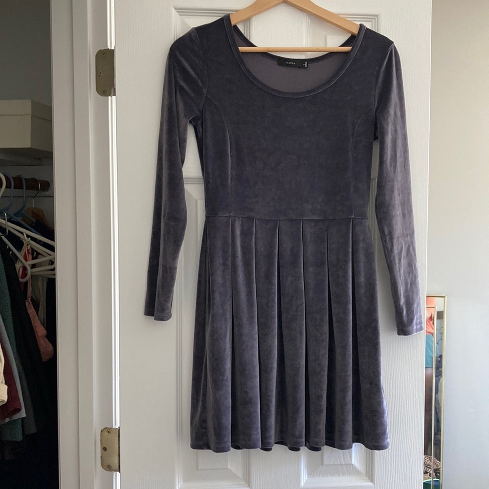 Aritzia Talula lipinsky long sleeve skater dress velvet s